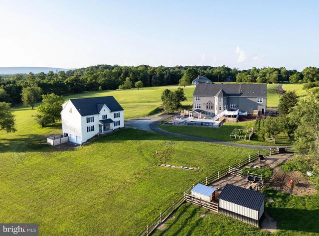 911 GOVE RD, Nazareth, PA 18064