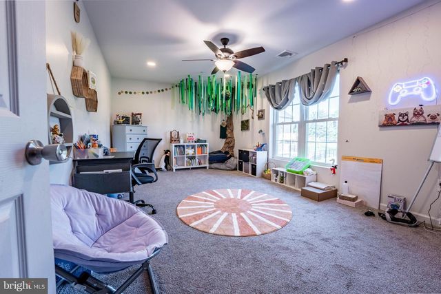 911 GOVE RD, Nazareth, PA 18064