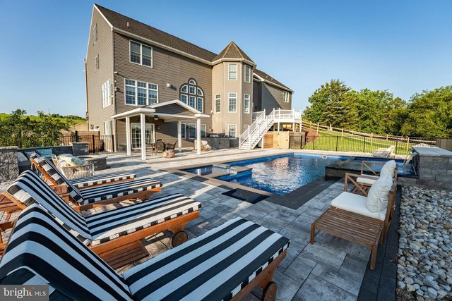 911 GOVE RD, Nazareth, PA 18064