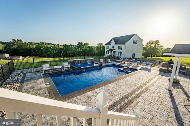 911 GOVE RD, Nazareth, PA 18064