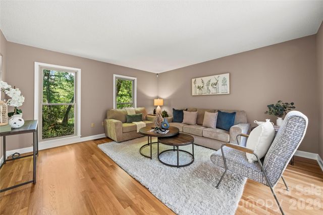 6212 Summertree Lane, Charlotte, NC 28226