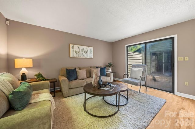 6212 Summertree Lane, Charlotte, NC 28226