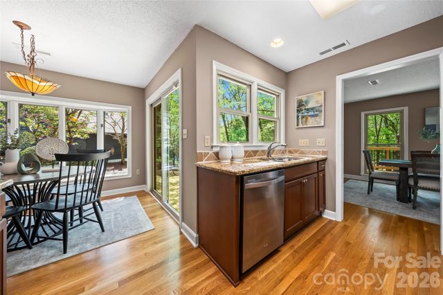 6212 Summertree Lane, Charlotte, NC 28226