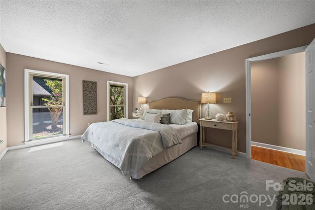 6212 Summertree Lane, Charlotte, NC 28226