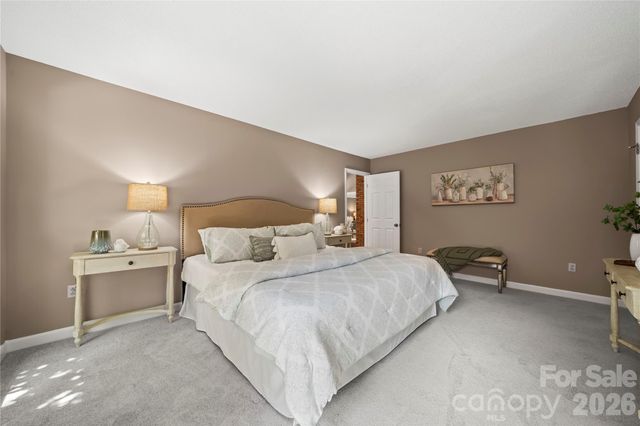 6212 Summertree Lane, Charlotte, NC 28226