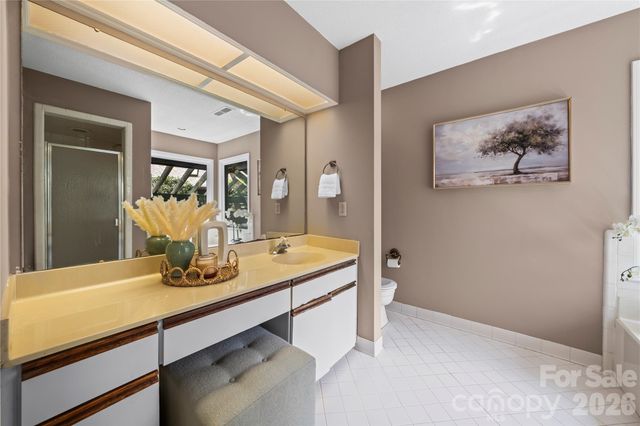 6212 Summertree Lane, Charlotte, NC 28226