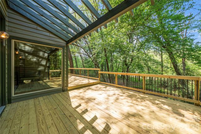 6212 Summertree Lane, Charlotte, NC 28226