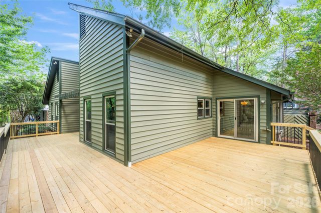 6212 Summertree Lane, Charlotte, NC 28226