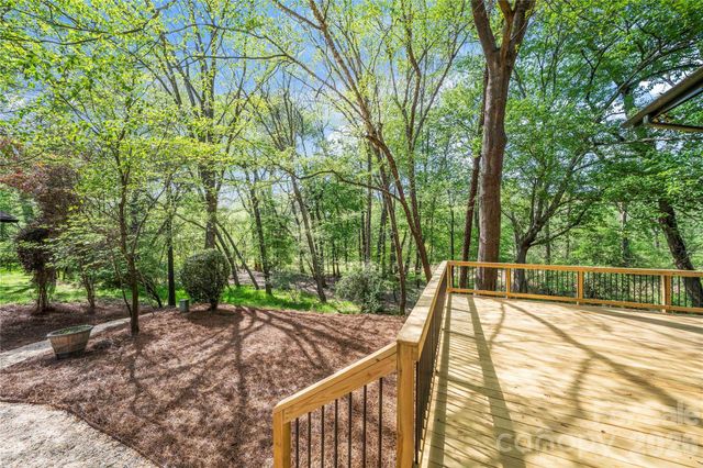 6212 Summertree Lane, Charlotte, NC 28226