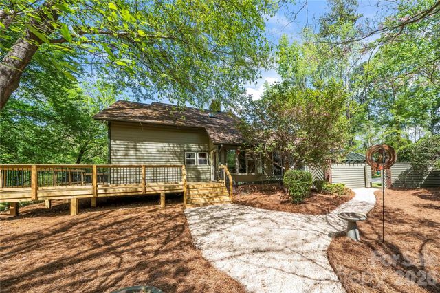 6212 Summertree Lane, Charlotte, NC 28226