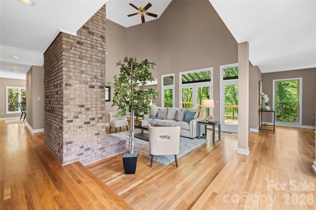 6212 Summertree Lane, Charlotte, NC 28226