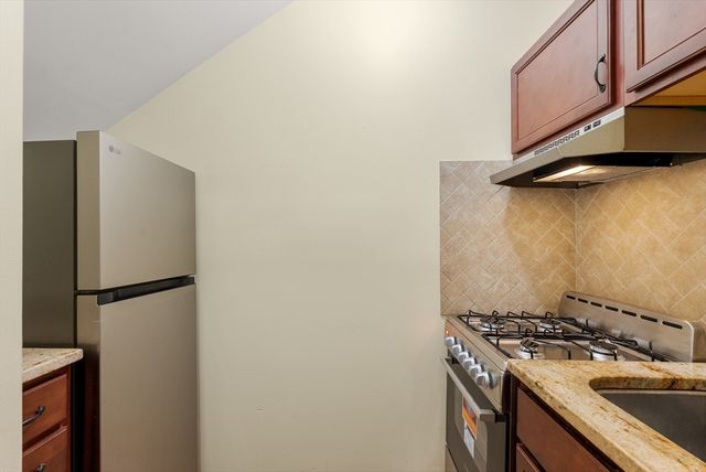 49 Grove St 2, Newton, MA 02466