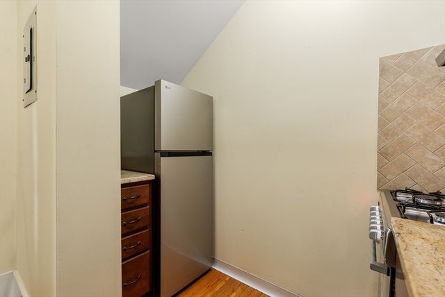 49 Grove St 2, Newton, MA 02466