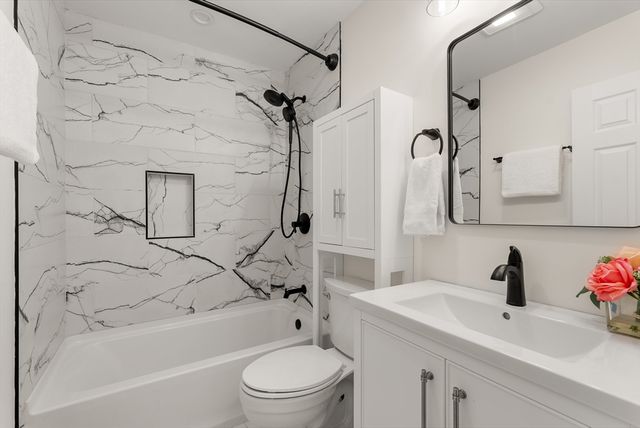 49 Grove St 2, Newton, MA 02466