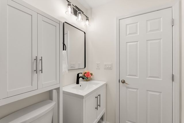 49 Grove St 2, Newton, MA 02466