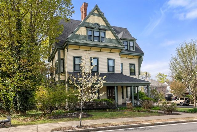 49 Grove St 2, Newton, MA 02466