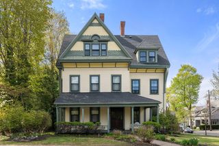49 Grove St 2, Newton, MA 02466