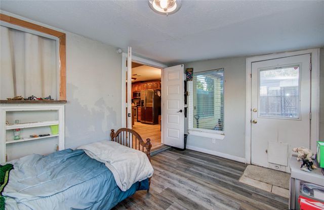 2413 Laura Lane, Pearland, TX 77581