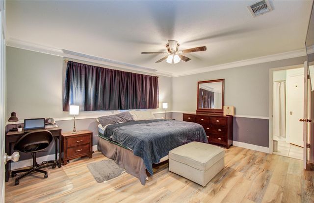 2413 Laura Lane, Pearland, TX 77581