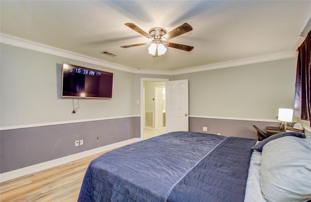 2413 Laura Lane, Pearland, TX 77581