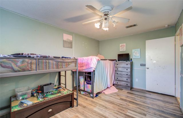 2413 Laura Lane, Pearland, TX 77581