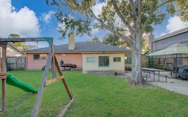 2413 Laura Lane, Pearland, TX 77581