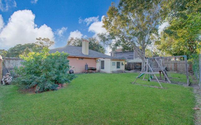 2413 Laura Lane, Pearland, TX 77581