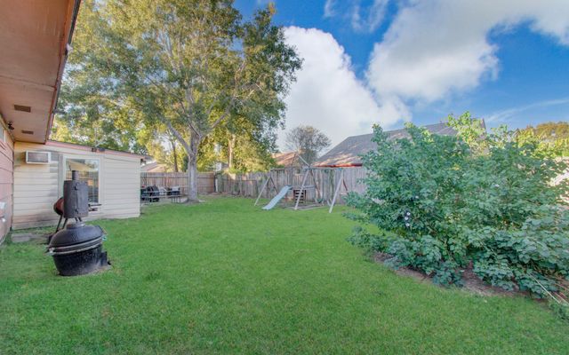 2413 Laura Lane, Pearland, TX 77581