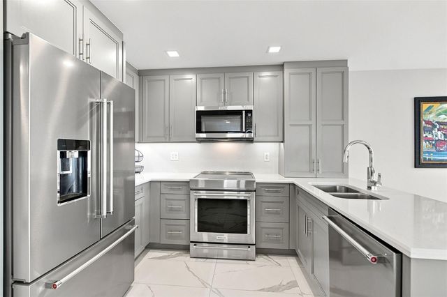 770 S PALM AVENUE 1804, Sarasota, FL 34236