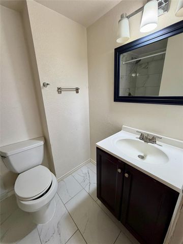 6910 Hart LN 703, Austin, TX 78731
