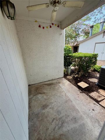 6910 Hart LN 703, Austin, TX 78731