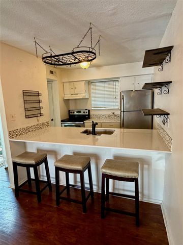 6910 Hart LN 703, Austin, TX 78731