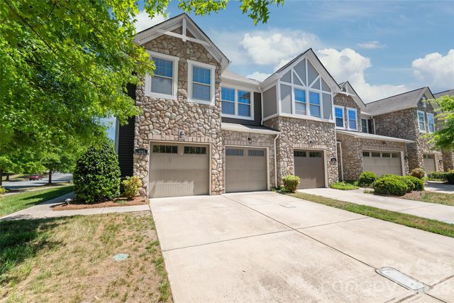 5662 Stonewells Drive, Charlotte, NC 28278