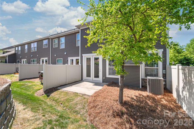 5662 Stonewells Drive, Charlotte, NC 28278