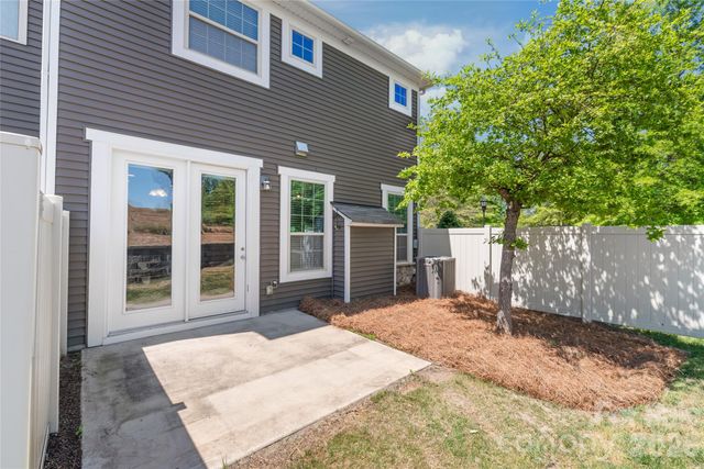 5662 Stonewells Drive, Charlotte, NC 28278