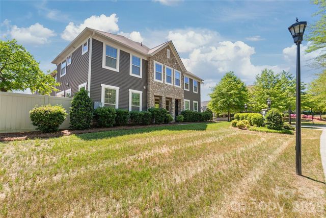 5662 Stonewells Drive, Charlotte, NC 28278