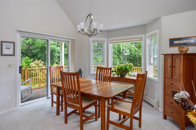 17 Eastman Farm Road, Burlington, VT 05408