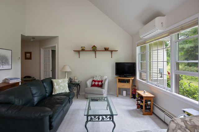 17 Eastman Farm Road, Burlington, VT 05408