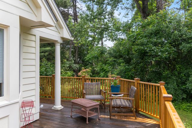 17 Eastman Farm Road, Burlington, VT 05408