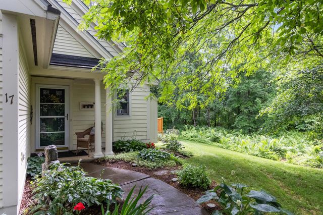 17 Eastman Farm Road, Burlington, VT 05408