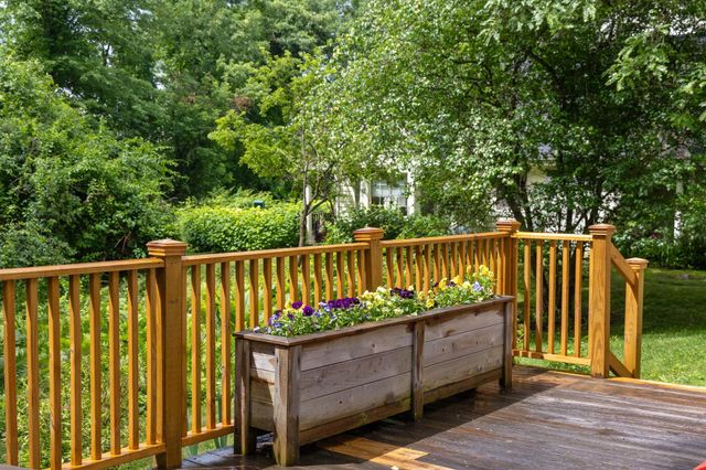 17 Eastman Farm Road, Burlington, VT 05408