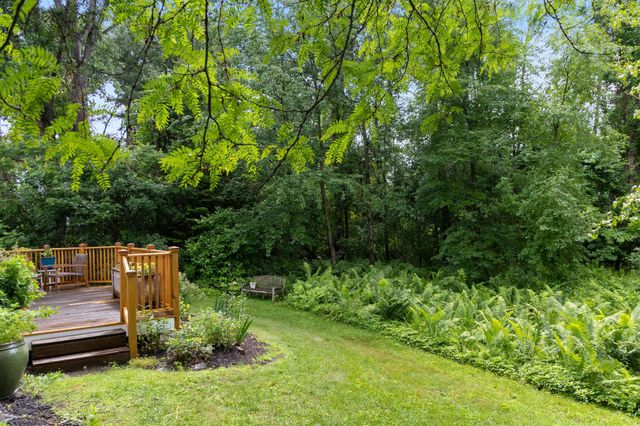 17 Eastman Farm Road, Burlington, VT 05408
