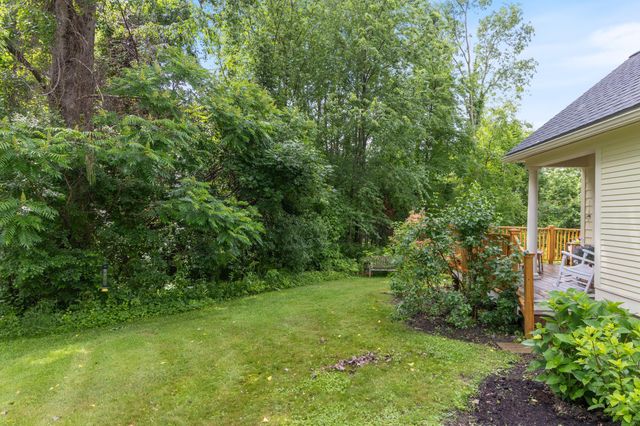 17 Eastman Farm Road, Burlington, VT 05408