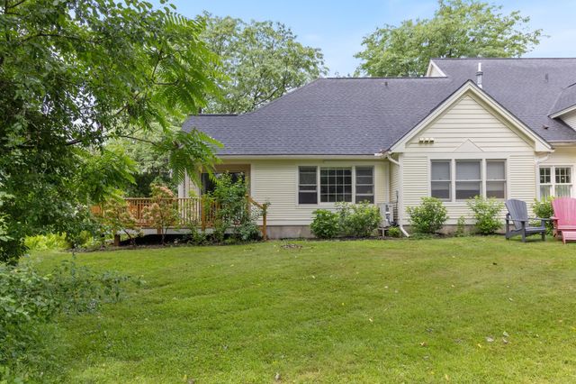 17 Eastman Farm Road, Burlington, VT 05408