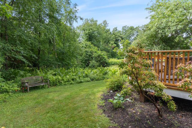 17 Eastman Farm Road, Burlington, VT 05408