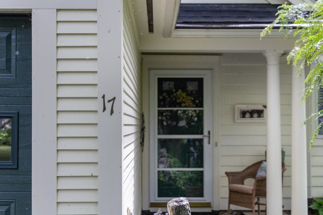 17 Eastman Farm Road, Burlington, VT 05408