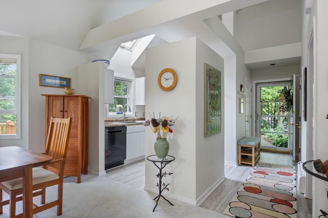 17 Eastman Farm Road, Burlington, VT 05408