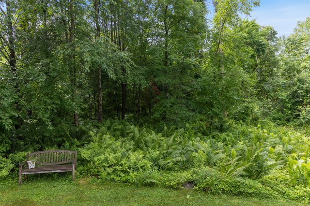 17 Eastman Farm Road, Burlington, VT 05408