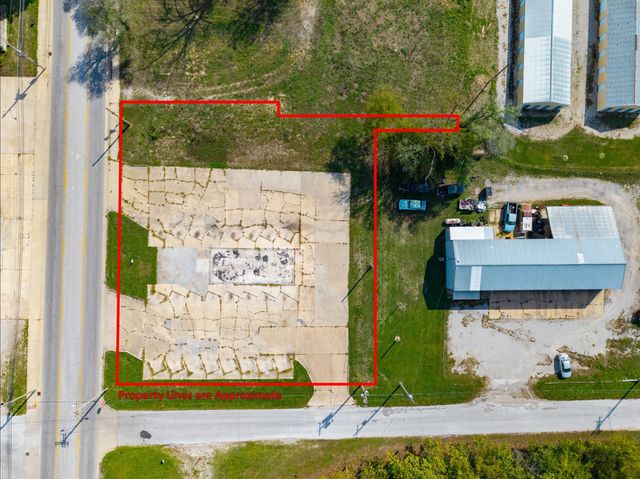 909 N Jefferson Street, Ava, MO 65608