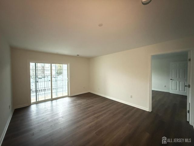 1225 Waterford Drive, Edison, NJ 08817